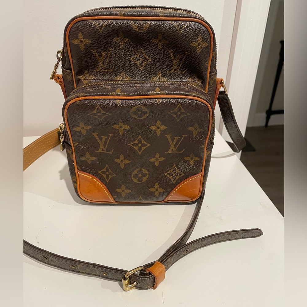 Louis Vuitton Danube Crossbody Shoulder bag
